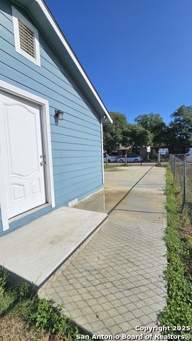 Image 22 of 25 For 2936 W Gerald Ave