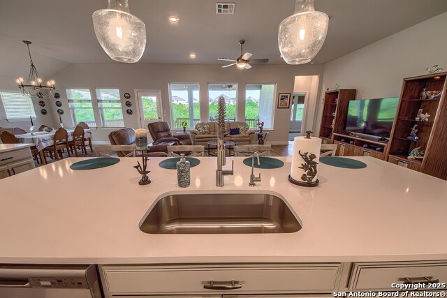 Listing photo id 10 for 14815 Highdere