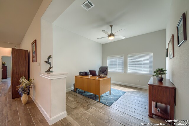 Listing photo id 13 for 14815 Highdere
