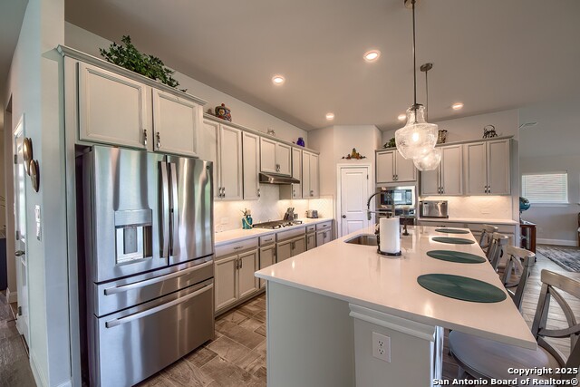 Listing photo id 7 for 14815 Highdere