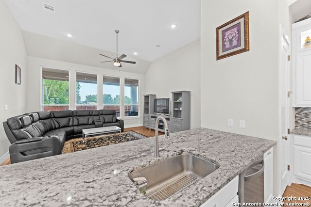Image 10 of 57 For 444 Westmont