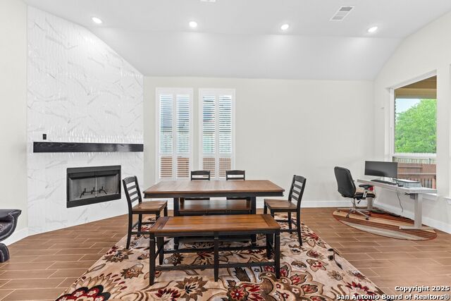 Image 12 of 57 For 444 Westmont