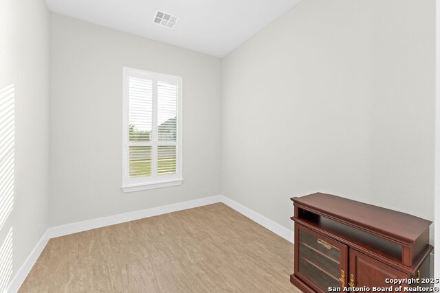 Image 17 of 57 For 444 Westmont