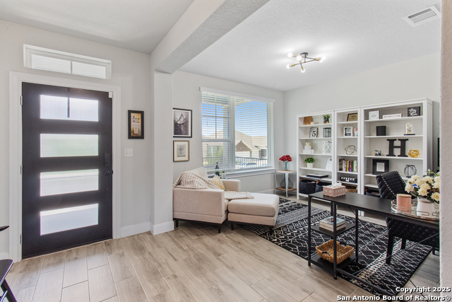 Listing photo id 3 for 12815 Fort Belknap