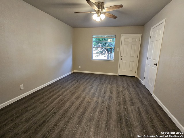 Image 8 of 14 For 2811 Woodbury Dr  302