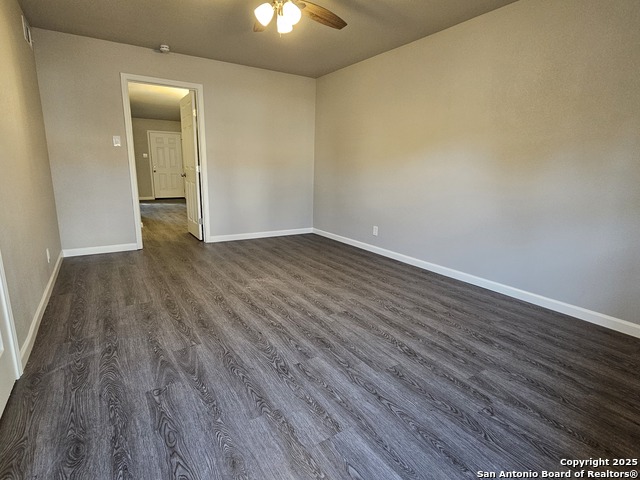 Image 9 of 14 For 2811 Woodbury Dr  302