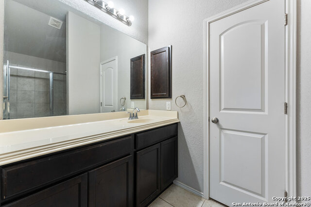 Listing photo id 14 for 7226 Sunny Day