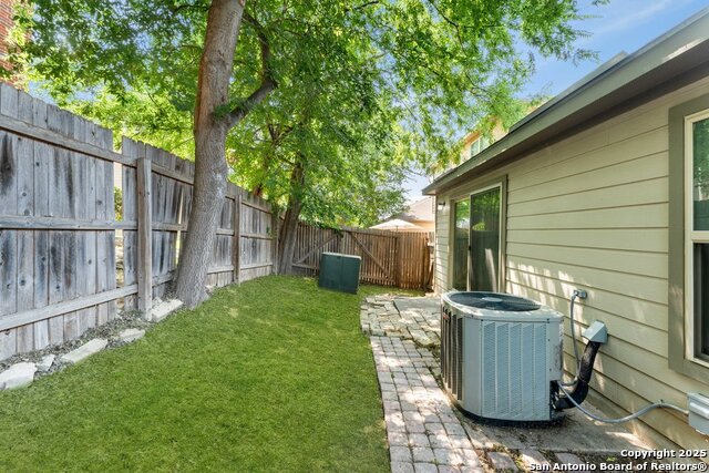 Listing photo id 15 for 7226 Sunny Day