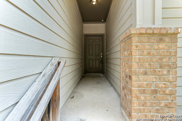 Listing photo id 17 for 7226 Sunny Day