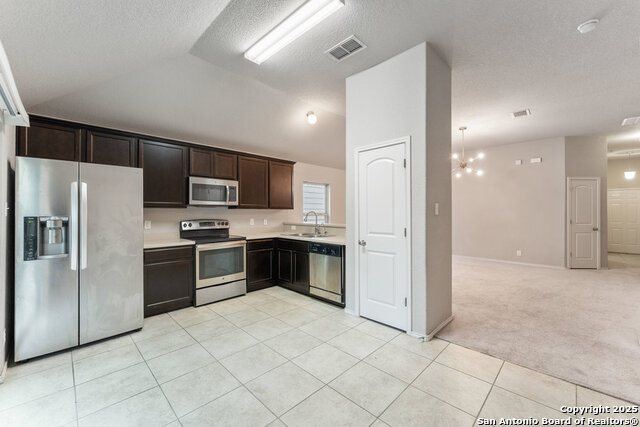 Listing photo id 7 for 7226 Sunny Day