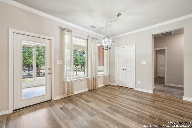 Listing photo id 13 for 4049 Hickory Forrest