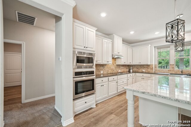 Listing photo id 14 for 4049 Hickory Forrest