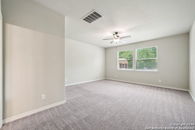 Listing photo id 15 for 4049 Hickory Forrest