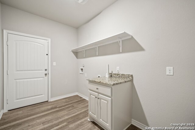 Listing photo id 23 for 4049 Hickory Forrest
