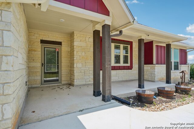 Listing photo id 2 for 4049 Hickory Forrest