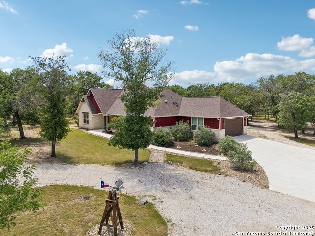 Listing photo id 38 for 4049 Hickory Forrest