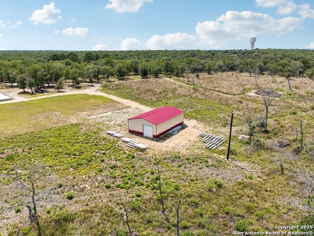 Listing photo id 43 for 4049 Hickory Forrest