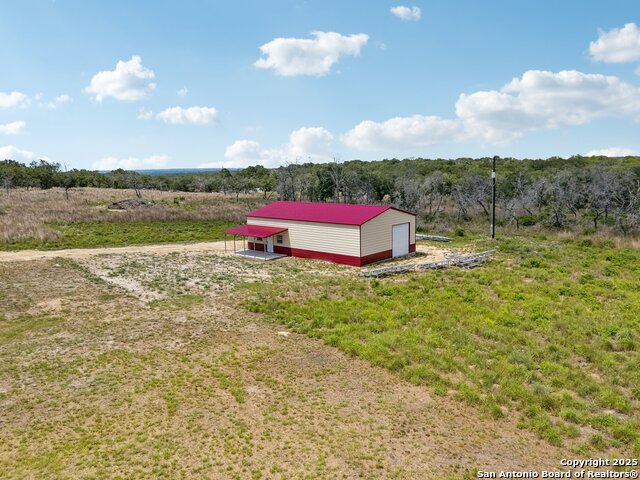 Listing photo id 44 for 4049 Hickory Forrest