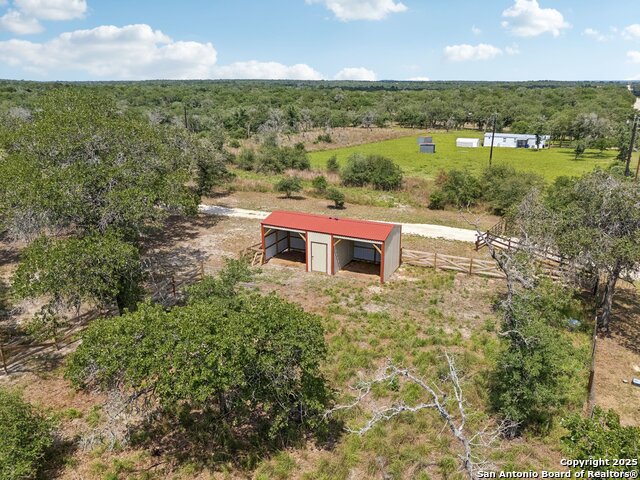 Listing photo id 45 for 4049 Hickory Forrest