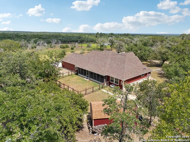 Listing photo id 46 for 4049 Hickory Forrest