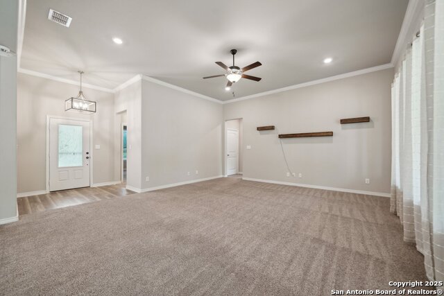 Listing photo id 4 for 4049 Hickory Forrest