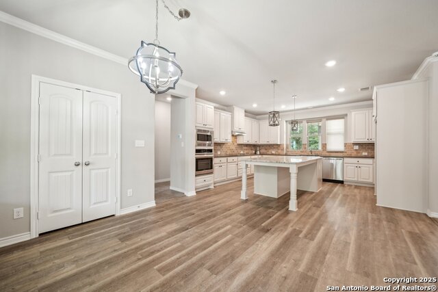 Listing photo id 7 for 4049 Hickory Forrest