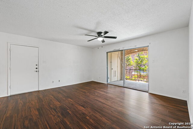Listing photo id 1 for 1819 Babcock Rd 306
