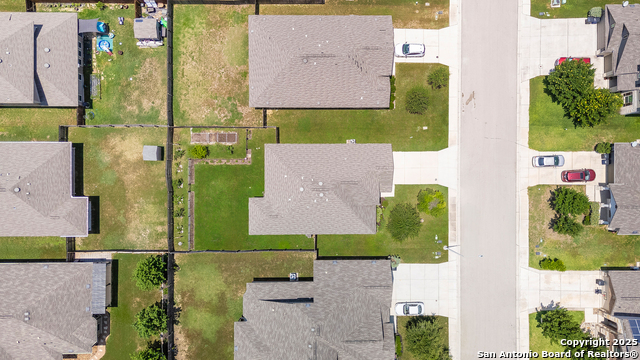 Image 28 of 30 For 5645 Briar Field
