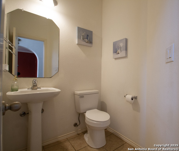 Image 13 of 30 For 8219 Wayside Crk