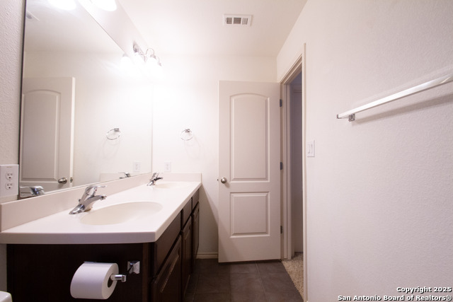 Image 20 of 30 For 8219 Wayside Crk