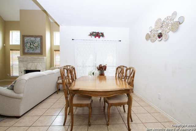 Image 7 of 30 For 8219 Wayside Crk