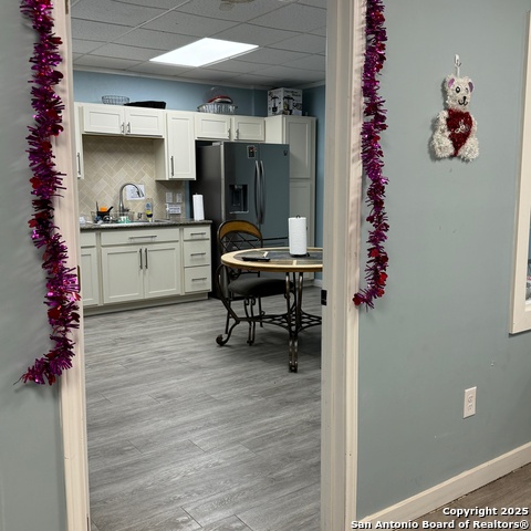 Listing photo id 2 for 2301 10th St  4