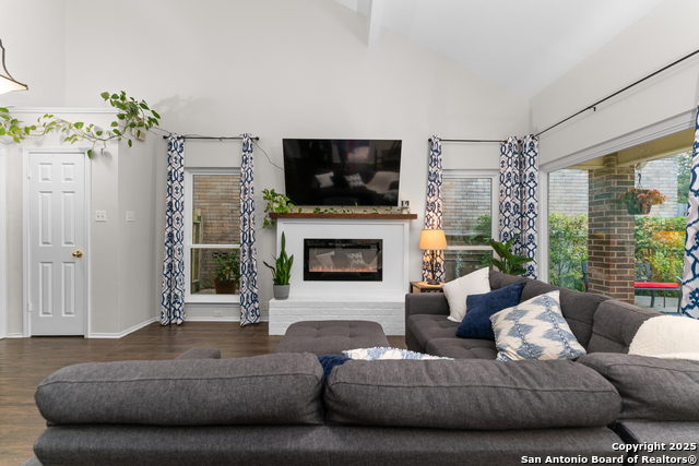 Image 4 of 32 For 6431 Brookway