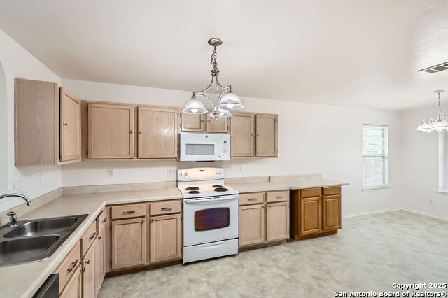 Listing photo id 8 for 9215 Granberry