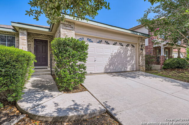 Listing photo id 2 for 9215 Granberry
