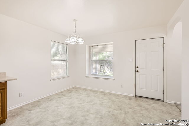 Listing photo id 5 for 9215 Granberry