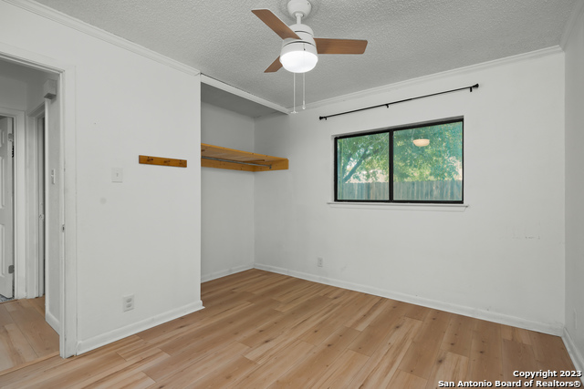 Listing photo id 14 for 6248 Valley Queen
