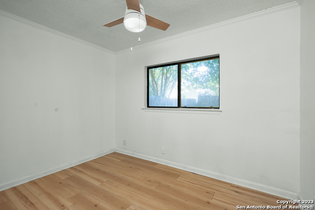 Listing photo id 16 for 6248 Valley Queen