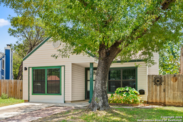 Listing photo id 0 for 6248 Valley Queen