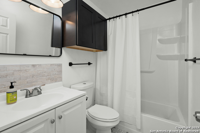 Listing photo id 18 for 6248 Valley Queen