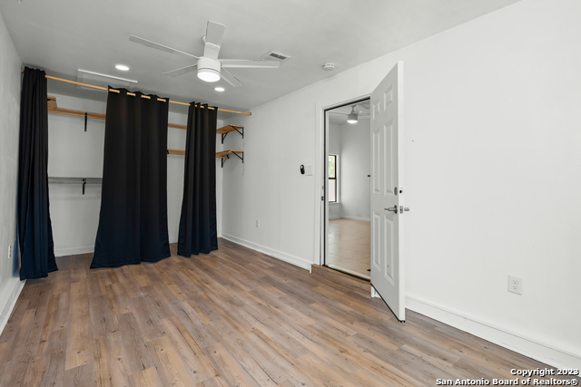 Listing photo id 19 for 6248 Valley Queen