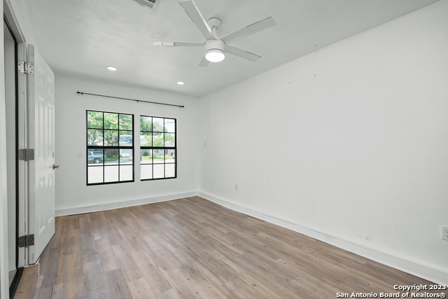 Listing photo id 20 for 6248 Valley Queen