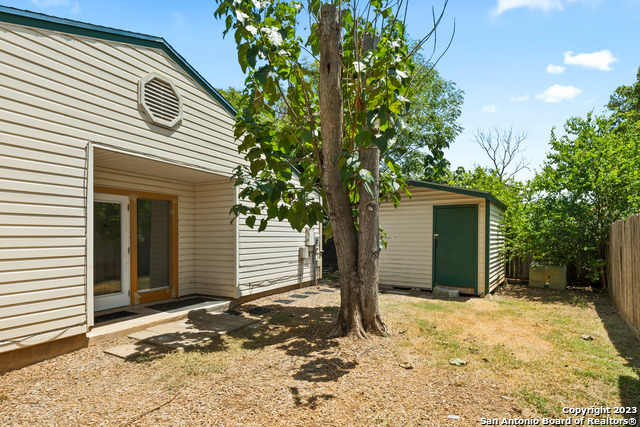 Listing photo id 21 for 6248 Valley Queen