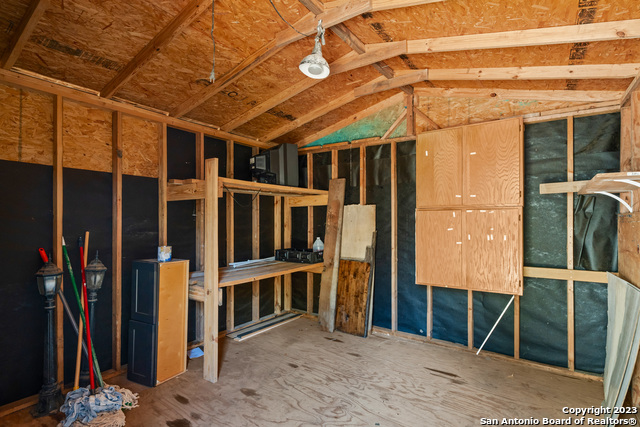 Listing photo id 24 for 6248 Valley Queen
