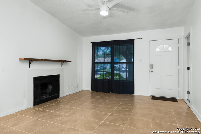 Listing photo id 1 for 6248 Valley Queen