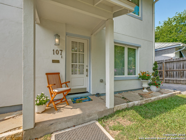 Image 4 of 29 For 107 Marcia Pl