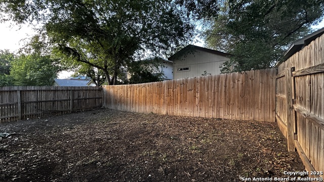 Listing photo id 31 for 9411 Gillcross Way