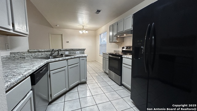 Listing photo id 7 for 9411 Gillcross Way