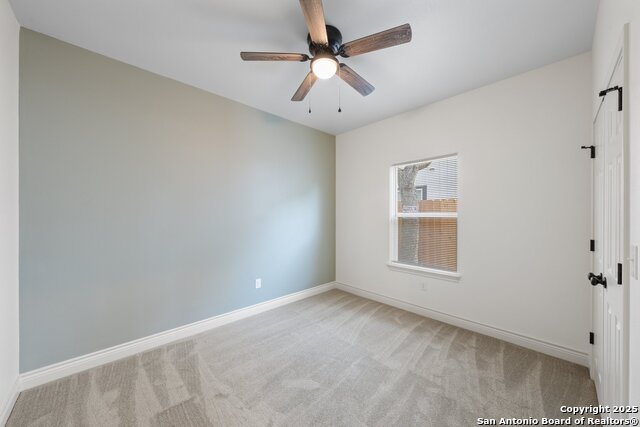 Listing photo id 8 for 712 Gilmer