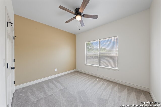 Listing photo id 10 for 712 Gilmer